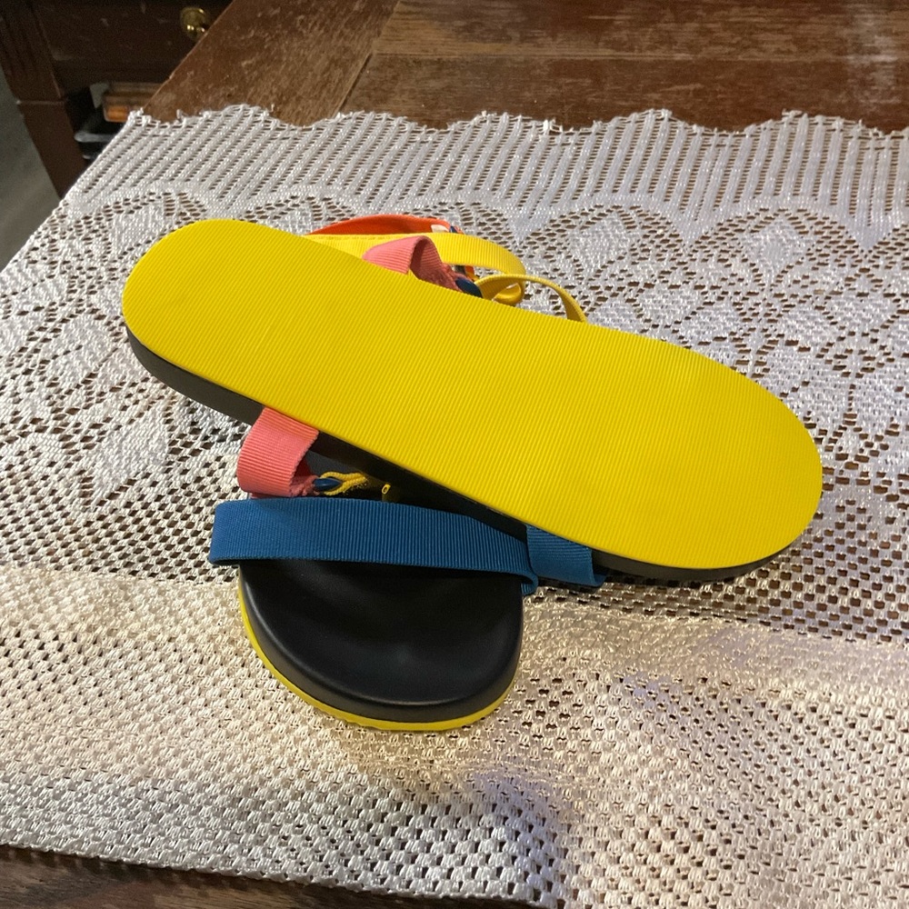 Shoes - Picture 3 of 3